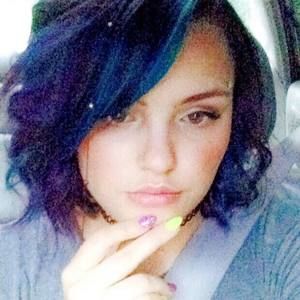 Meet your Posher, Raylin ciarra